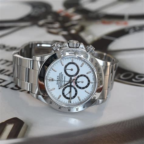 Rolex Daytona 16520 Porcelain Dial: a collector's watch at its best